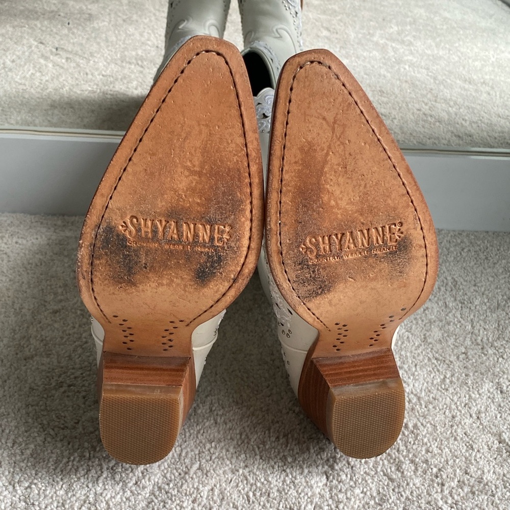 Shyanne White Embellished Danitza Western Boots - Snip Toe - Picture 11 of 11